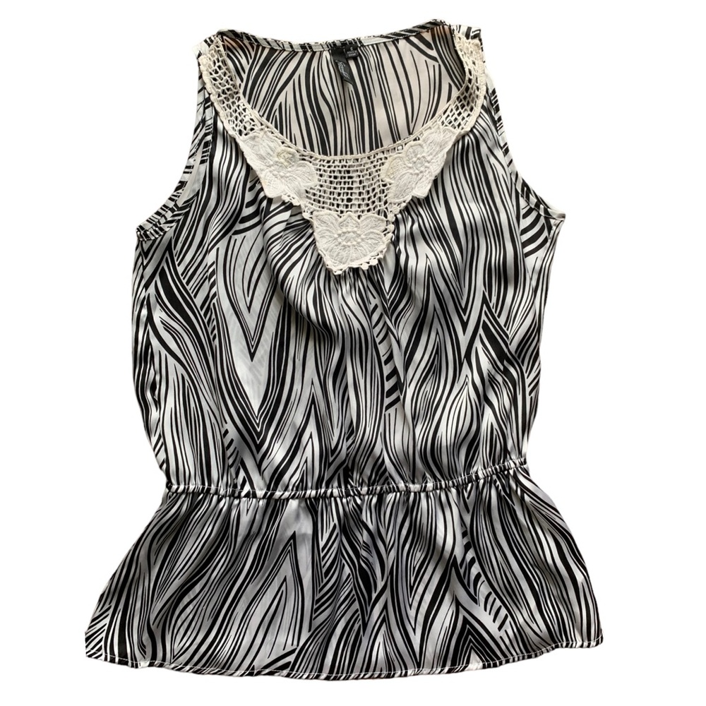 Essentials by Milano Black and White Top | Small